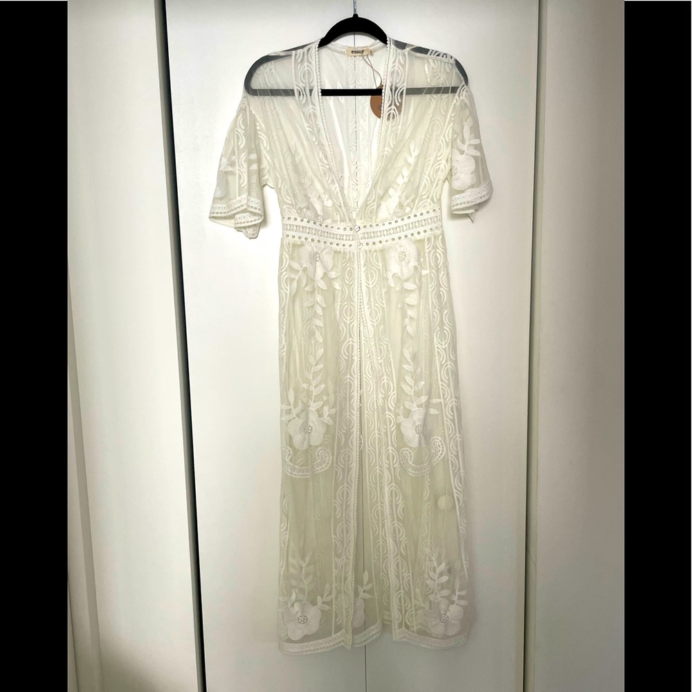 Essue Cream Long Floral Lace Embroidered Kimono